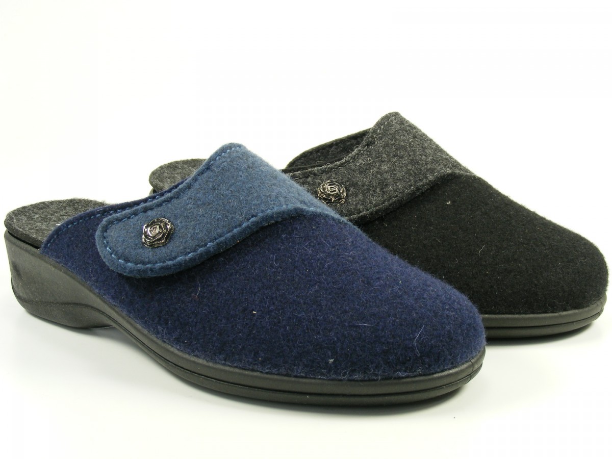 1461 black mono